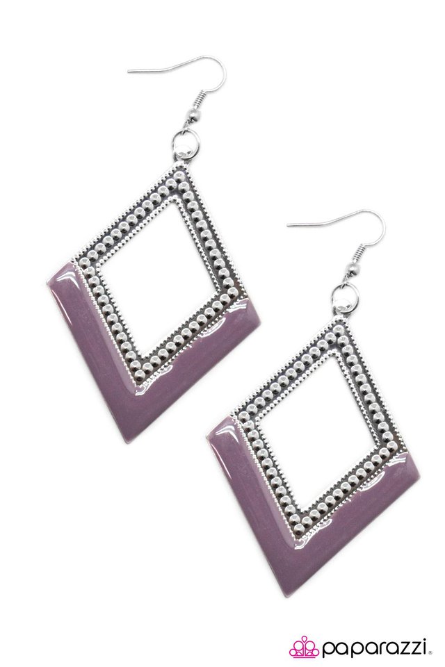 Paparazzi ♥ Queen of Diamonds - Purple ♥ Earrings