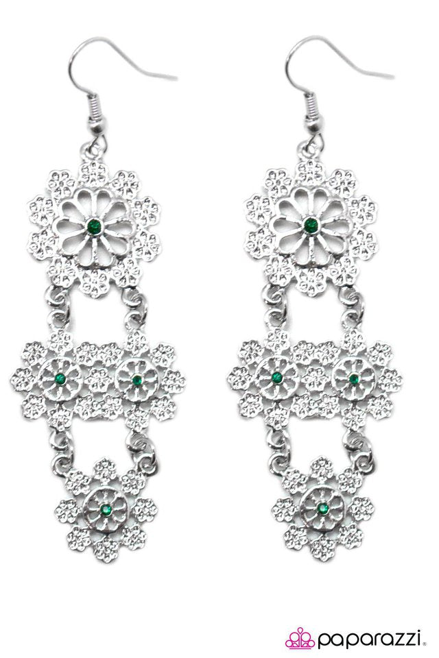 Paparazzi ♥ Just Chillin - Green ♥ Earrings