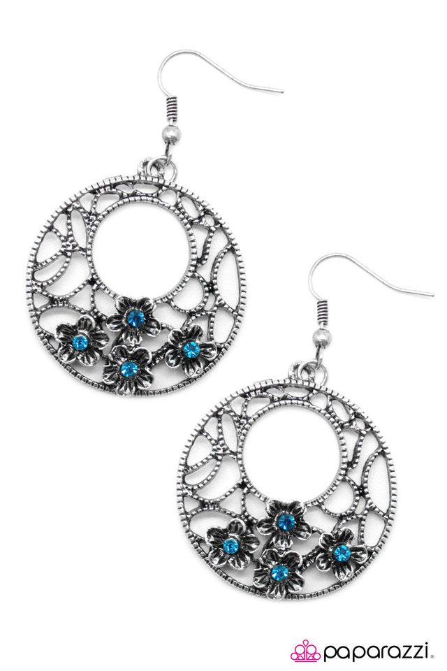 Paparazzi ♥ Dixie Chick - Blue ♥ Necklace