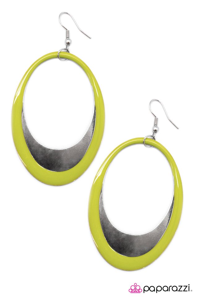 Paparazzi ♥ Rock the Cradle - Green ♥ Earrings