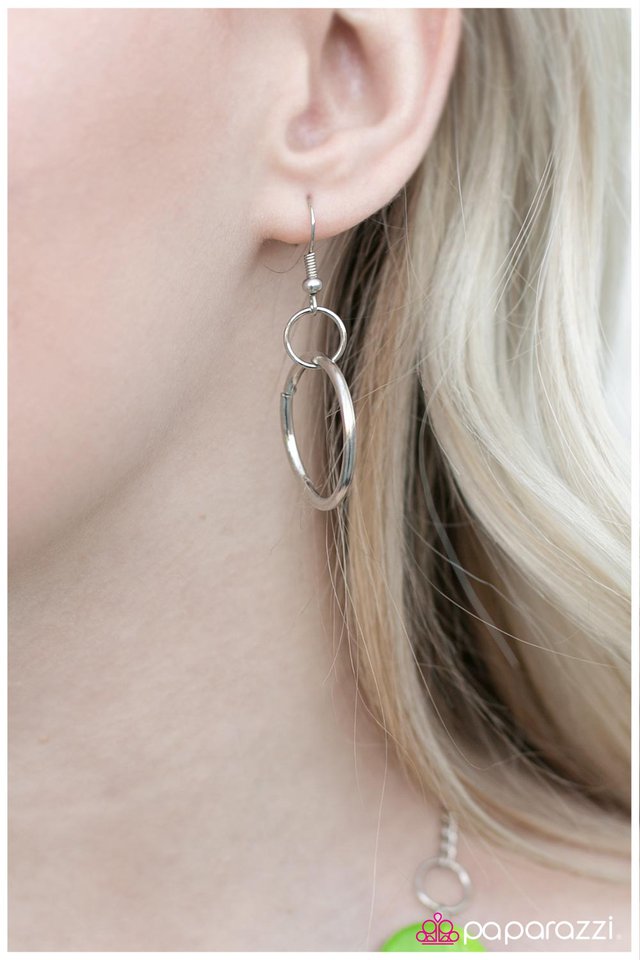 Paparazzi ♥ See the Distinction? - Green ♥ Necklace