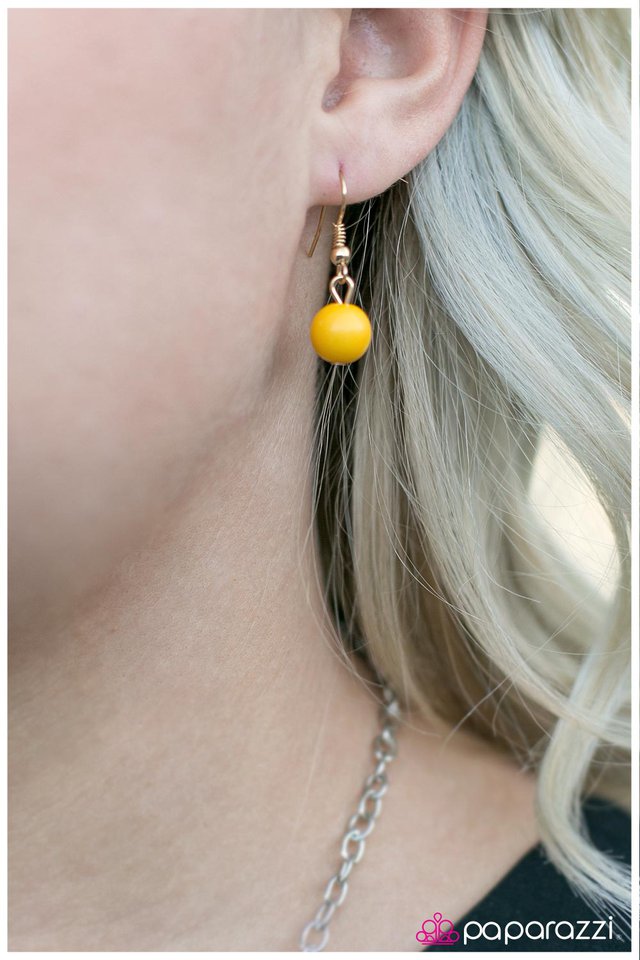Paparazzi ♥ Lifting My Spirits - Yellow ♥ Necklace