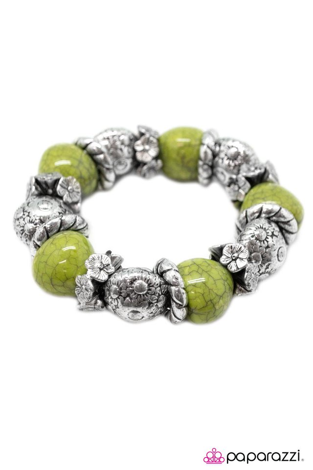 Paparazzi ♥ A La Mode - Green ♥ Bracelet
