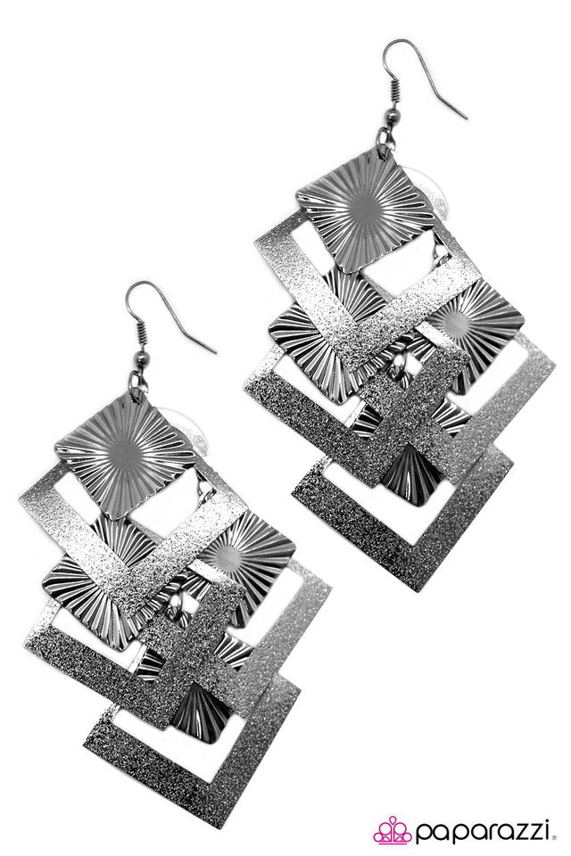 Paparazzi ♥ The Sun Also Rises - Black ♥ Earrings