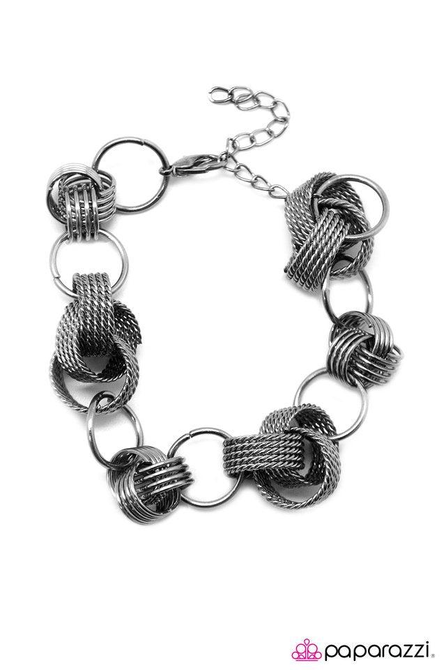 Paparazzi ♥ High Class - Black ♥ Bracelet