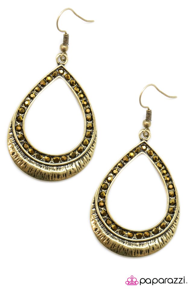 Paparazzi ♥ Im Calling Your Bluff - Brass ♥ Earrings