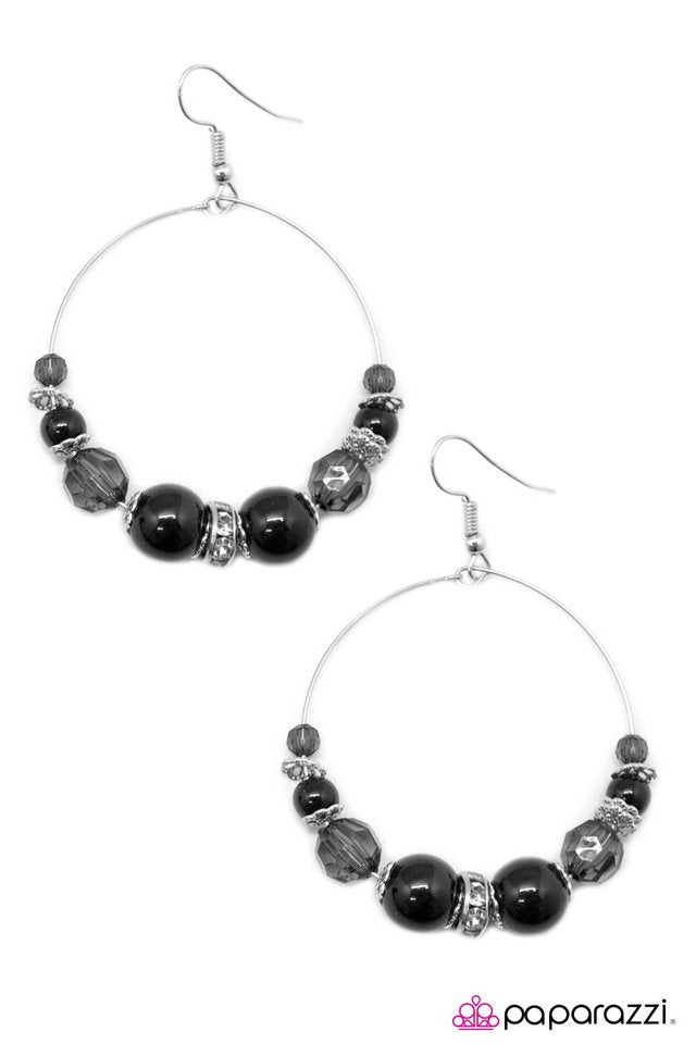 Paparazzi ♥ Love Nest - Black ♥ Earrings