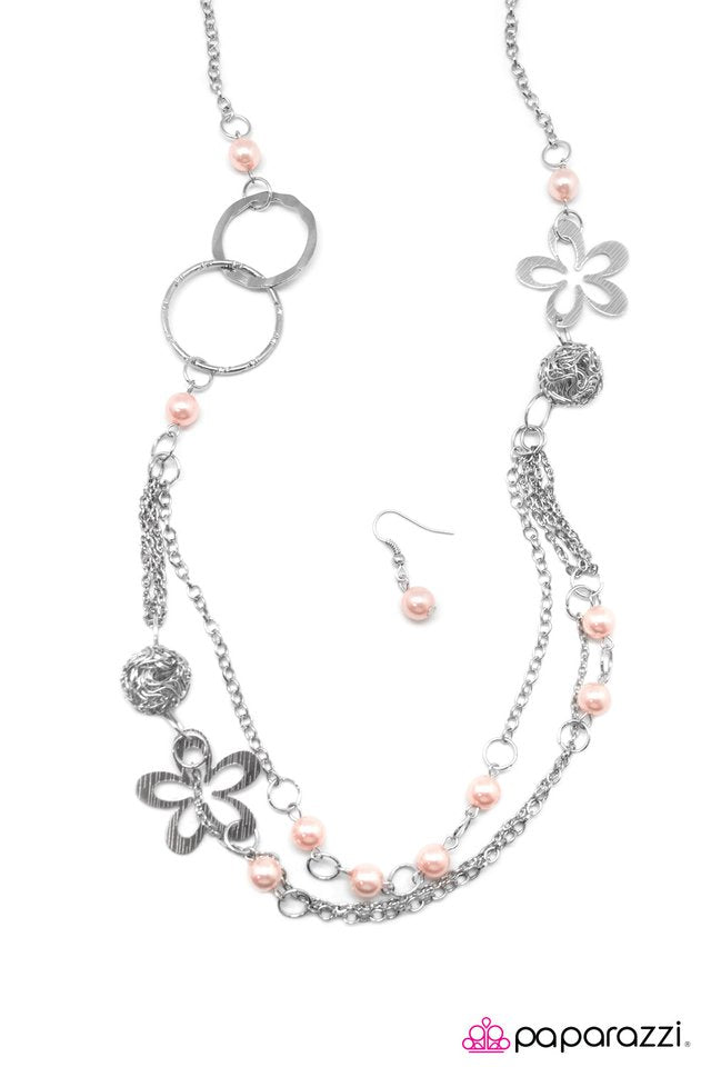 Paparazzi ♥ Shake It Up - Pink ♥ Necklace