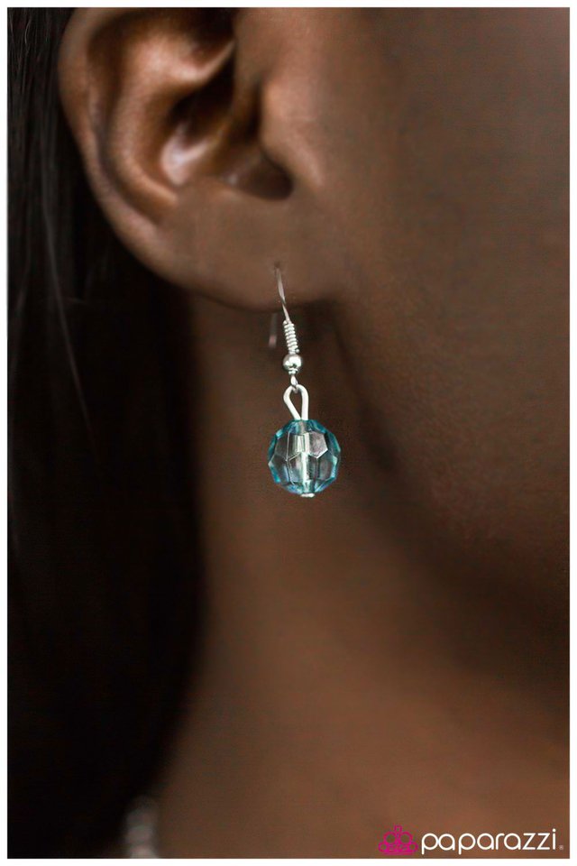 Paparazzi ♥ Keep Dreamin - Blue ♥ Necklace