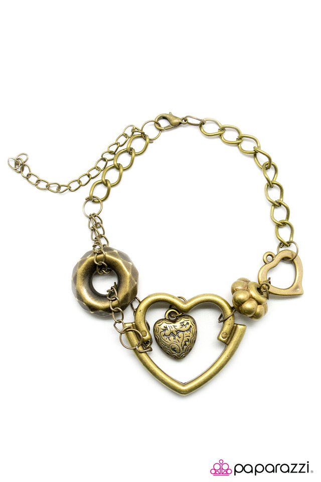 Paparazzi ♥ Have A Heart - Brass ♥ Bracelet