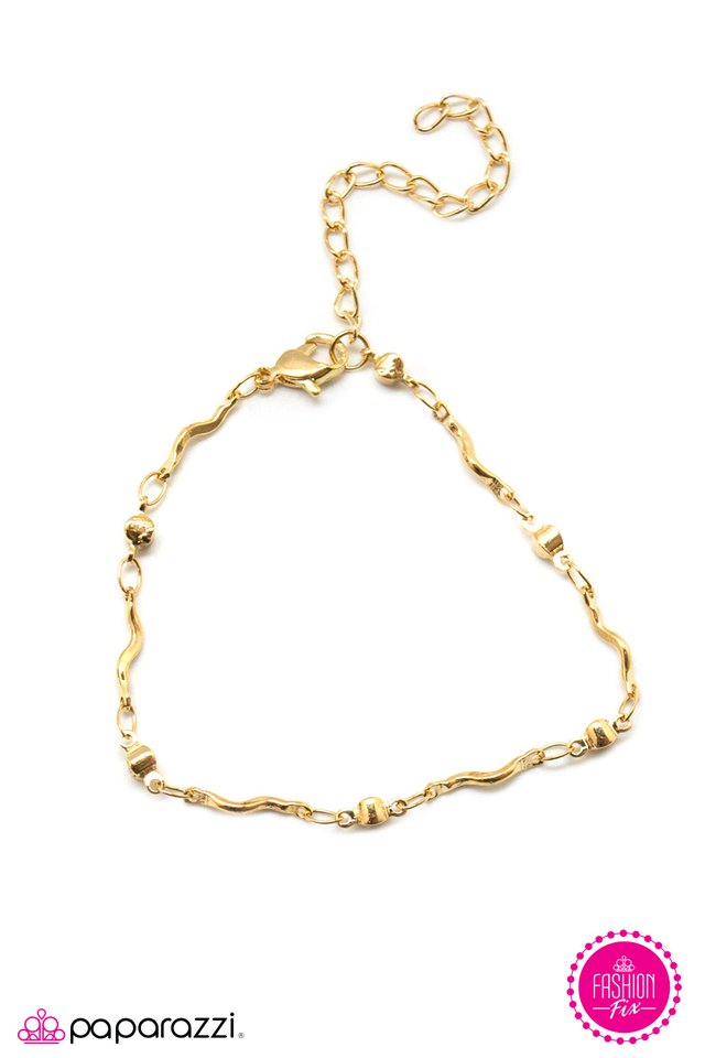 Paparazzi ♥ City Sightseeing - Gold ♥ Bracelet