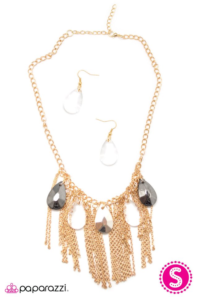 Paparazzi ♥ Royal Arrival - Gold ♥ Necklace