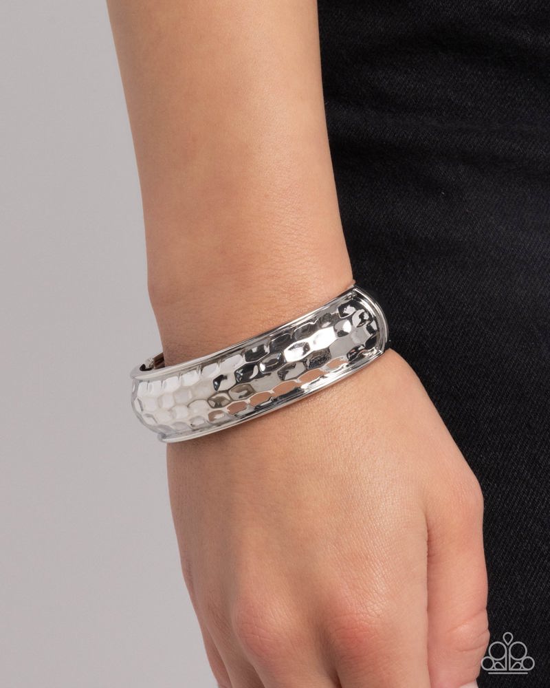 hammered-hardware-silver-82370-p9ba-svxx-226xx
