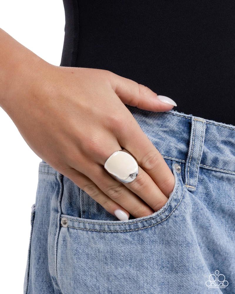 shell-statement-white-82529-p4wh-wtxx-205xx