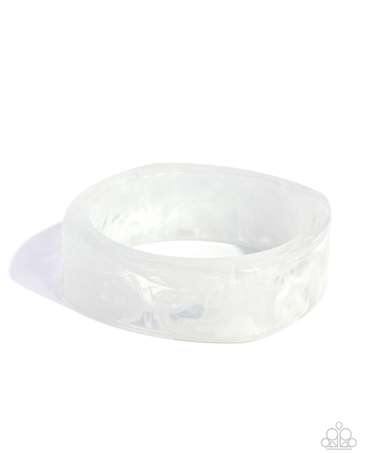reflective-runway-white-81954-p9se-wtxx-300xx