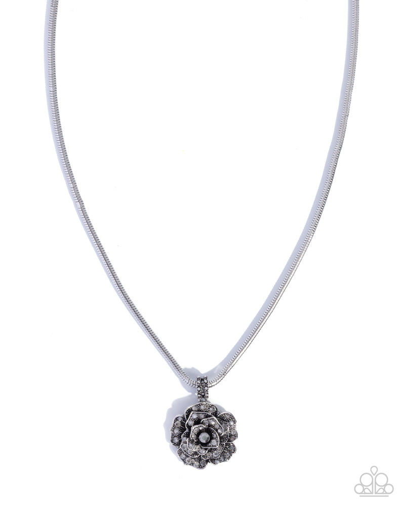 passionate-petals-silver-82207-p2re-svxx-534xx