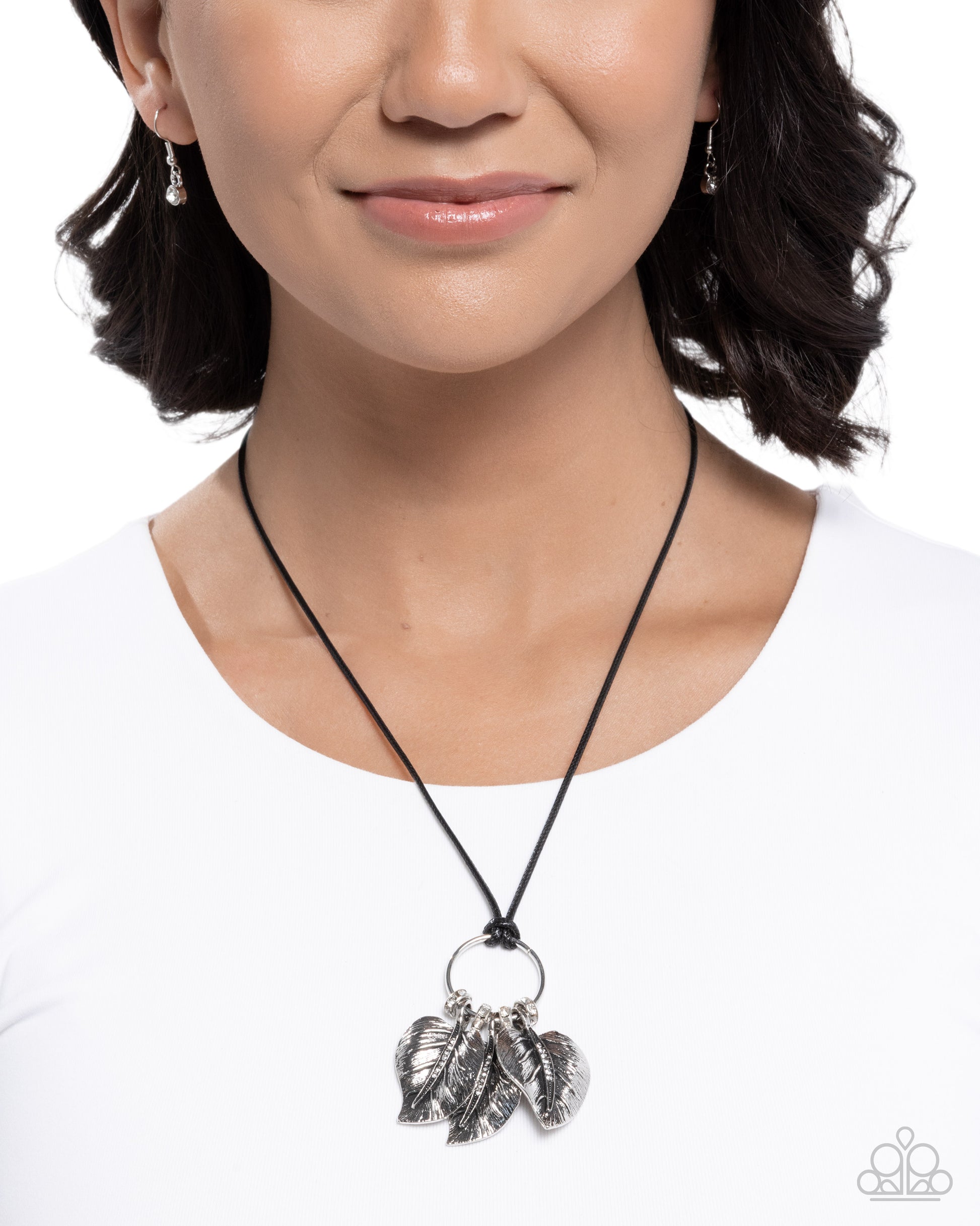 loaded-with-leaves-black-81758-p2se-bkxx-396xx