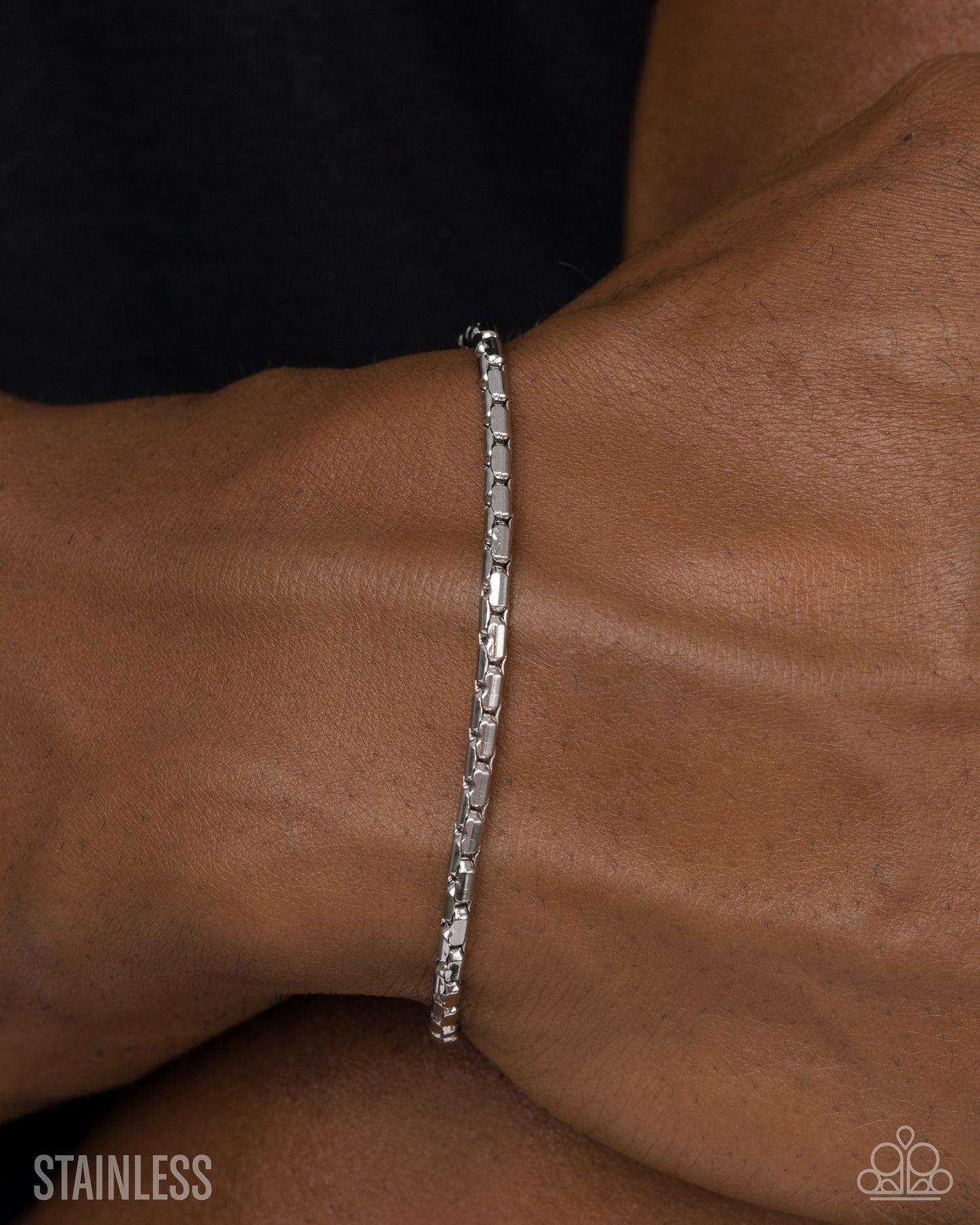 formidably-fastened-silver-82007-p9mn-ursv-096xx