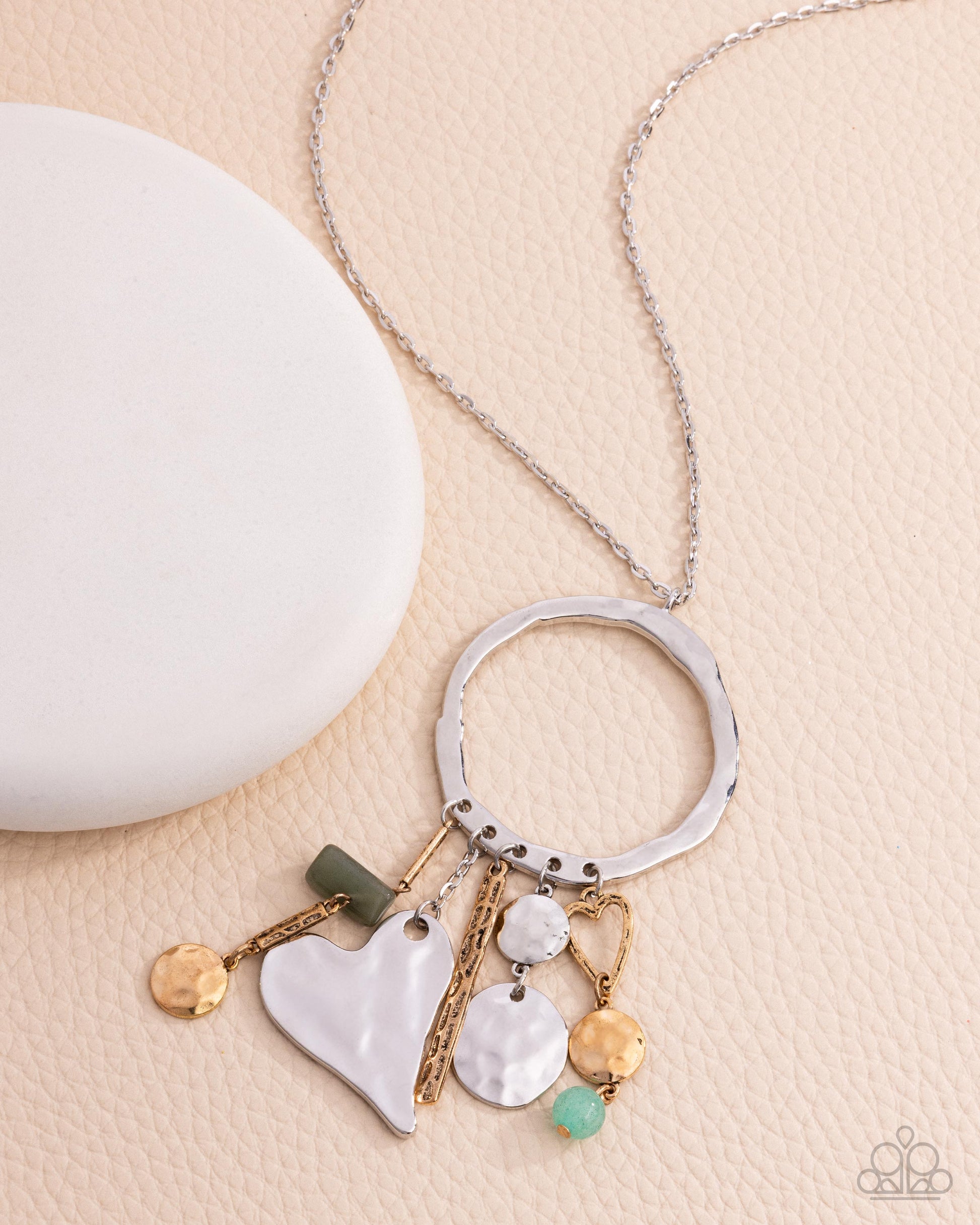 courting-creativity-green-82301-p2se-grxx-310xx