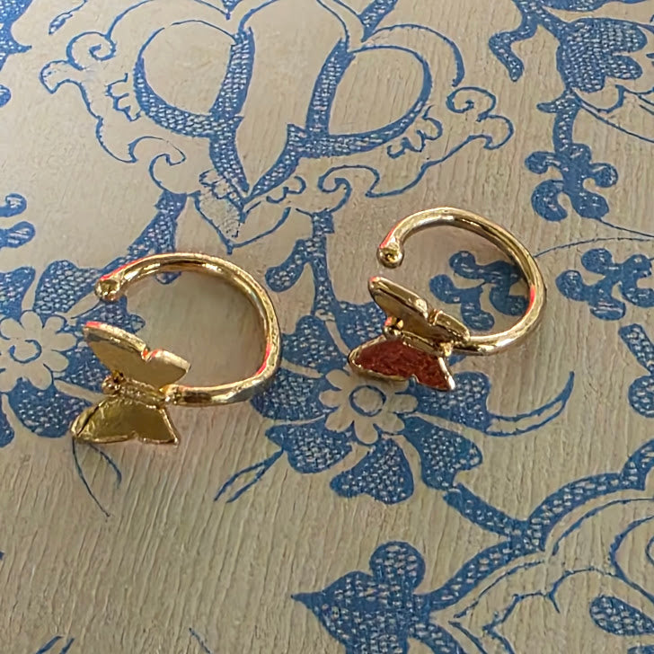 Paparazzi ♥ Aerial Attitude - Gold ♥  Post Earrings