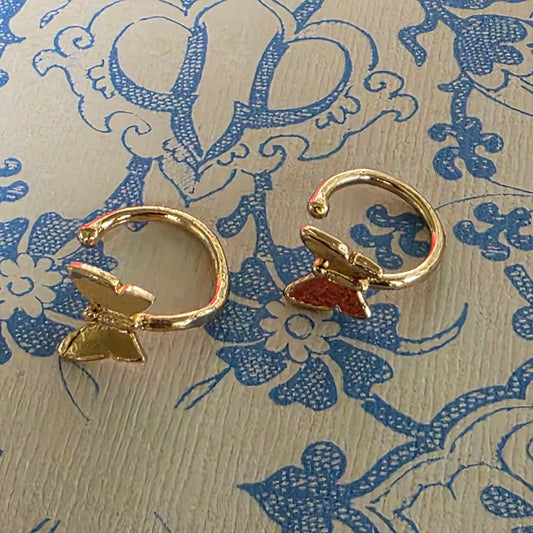 Paparazzi ♥ Aerial Attitude - Gold ♥  Post Earrings