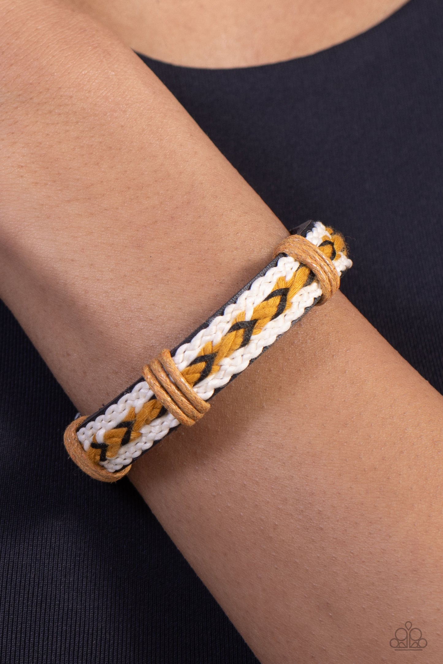 mountain-passport-black-p9ur-bkxx-569xx