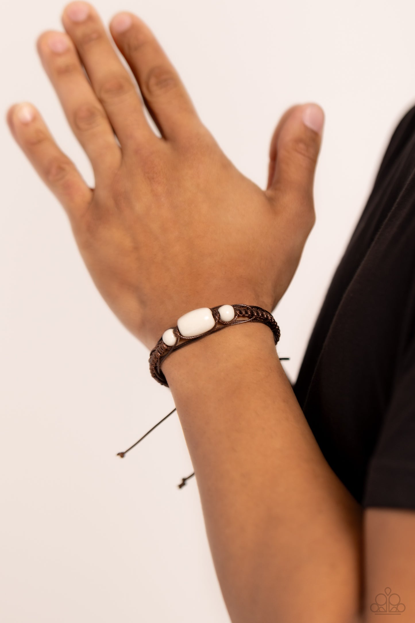 sojourn-on-white-p9ur-wtxx-101xx