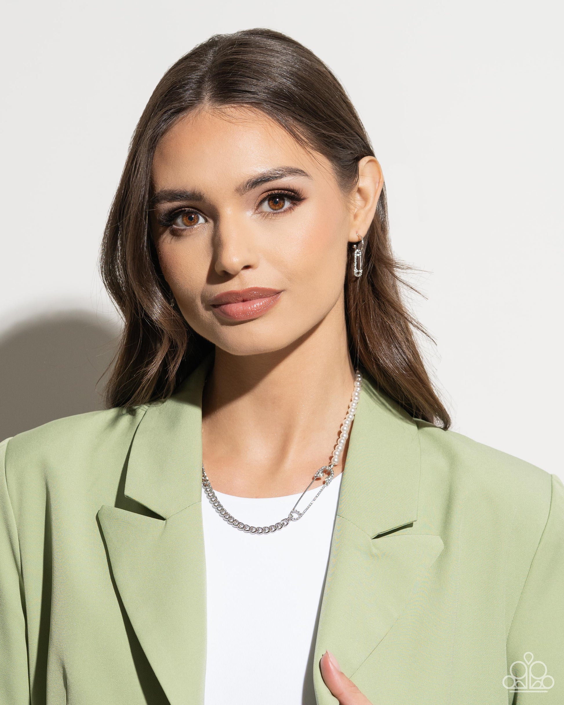 safety-pin-style-white-p2ed-wtxx-070vx