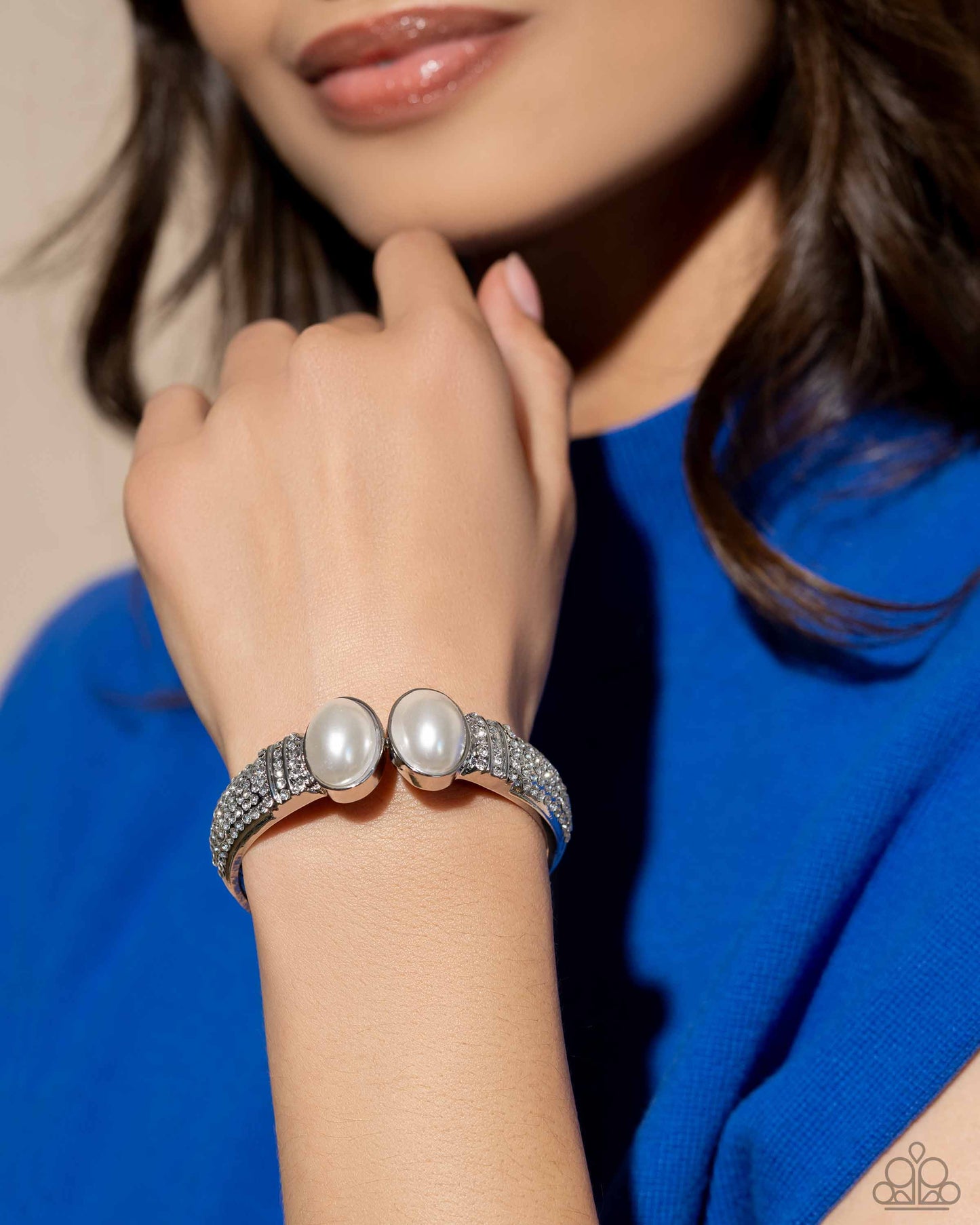 balanced-brevity-white-p9re-wtxx-600xx