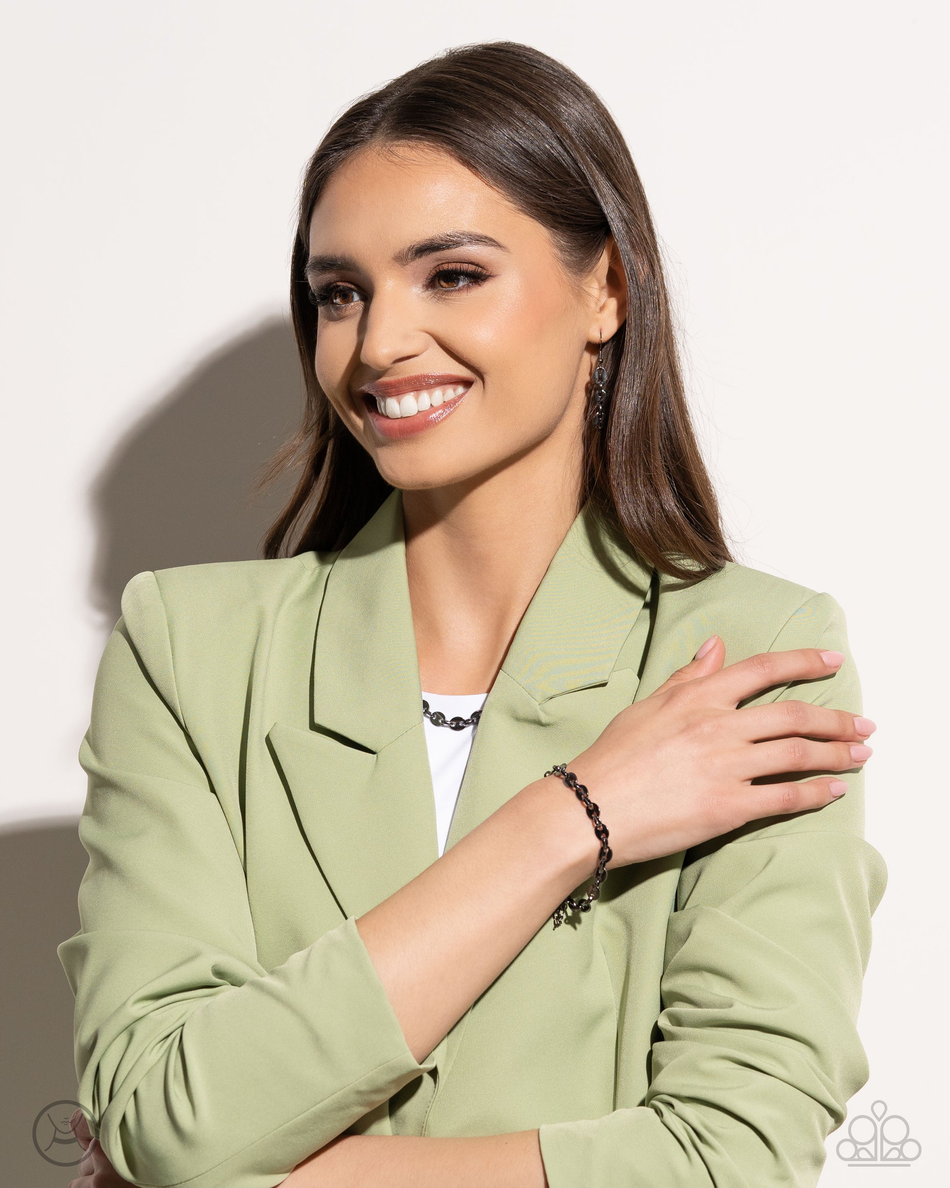 abstract-advocate-black-p2ch-bkxx-108wh