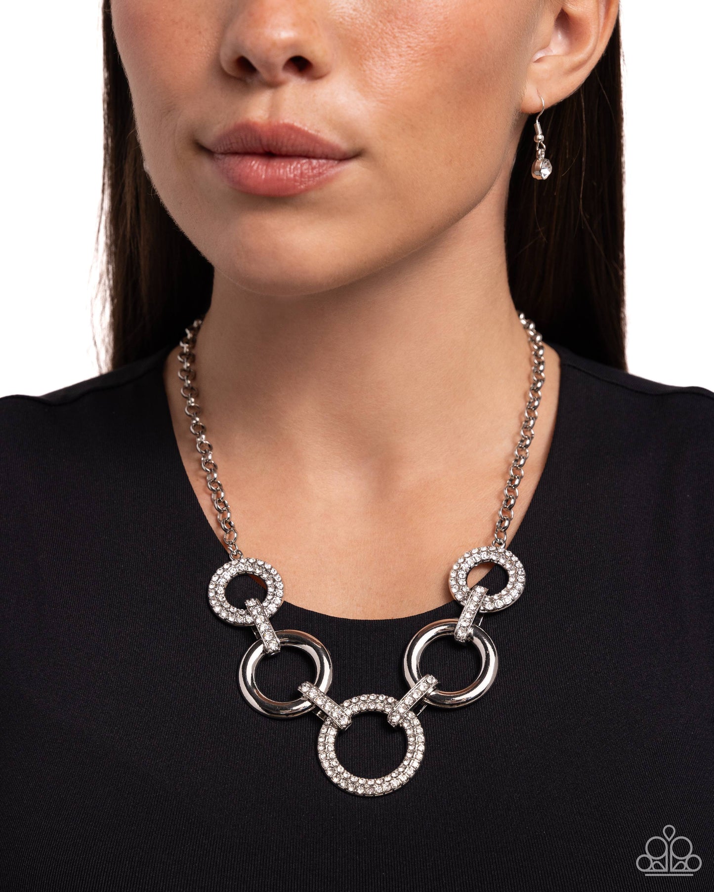 cosmopolitan-confidence-white-p2re-wtxx-690xx