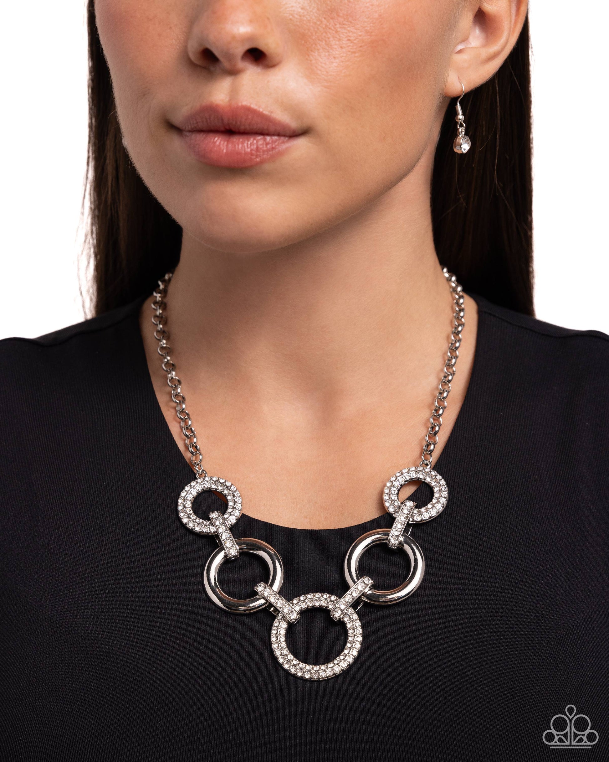 cosmopolitan-confidence-white-p2re-wtxx-690xx