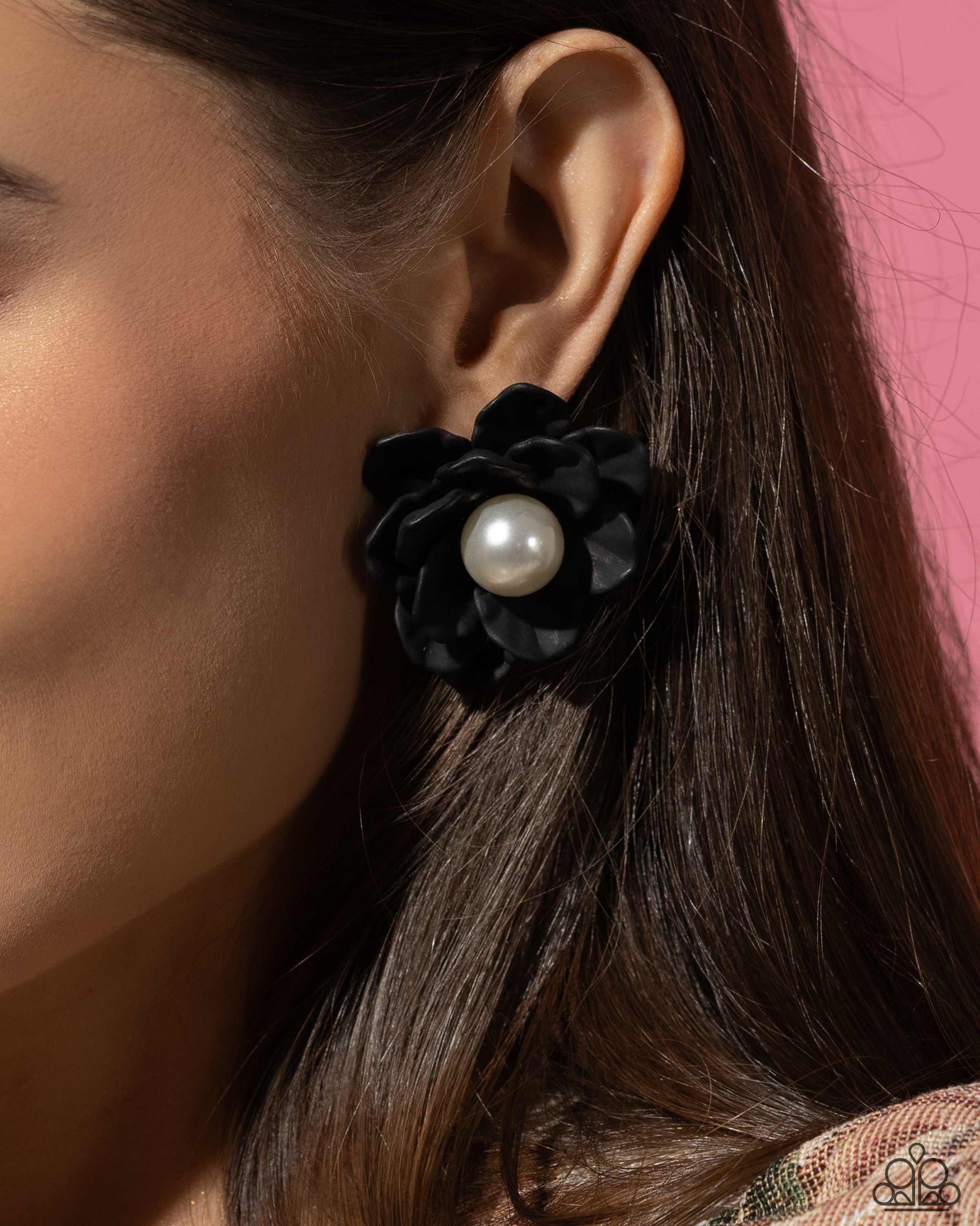 blooming-backdrop-black-p5po-bkxx-244xx