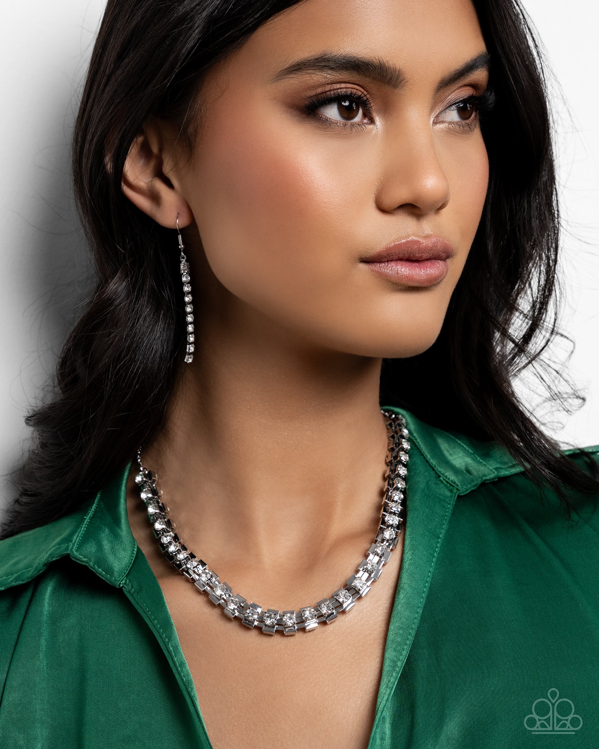 linked-lady-white-p2ed-wtxx-071xx