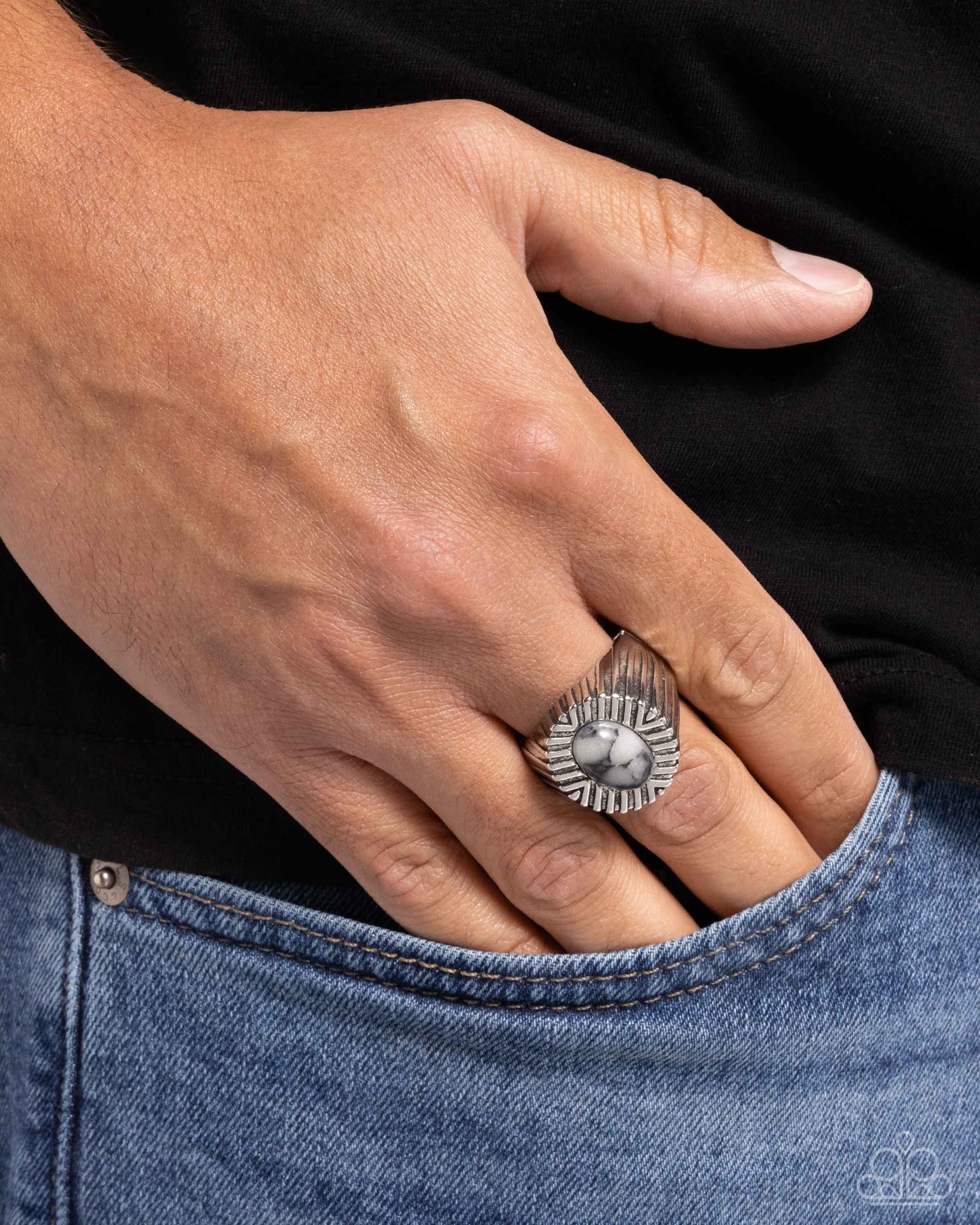 better-behavior-black-p4mn-urbk-039xx