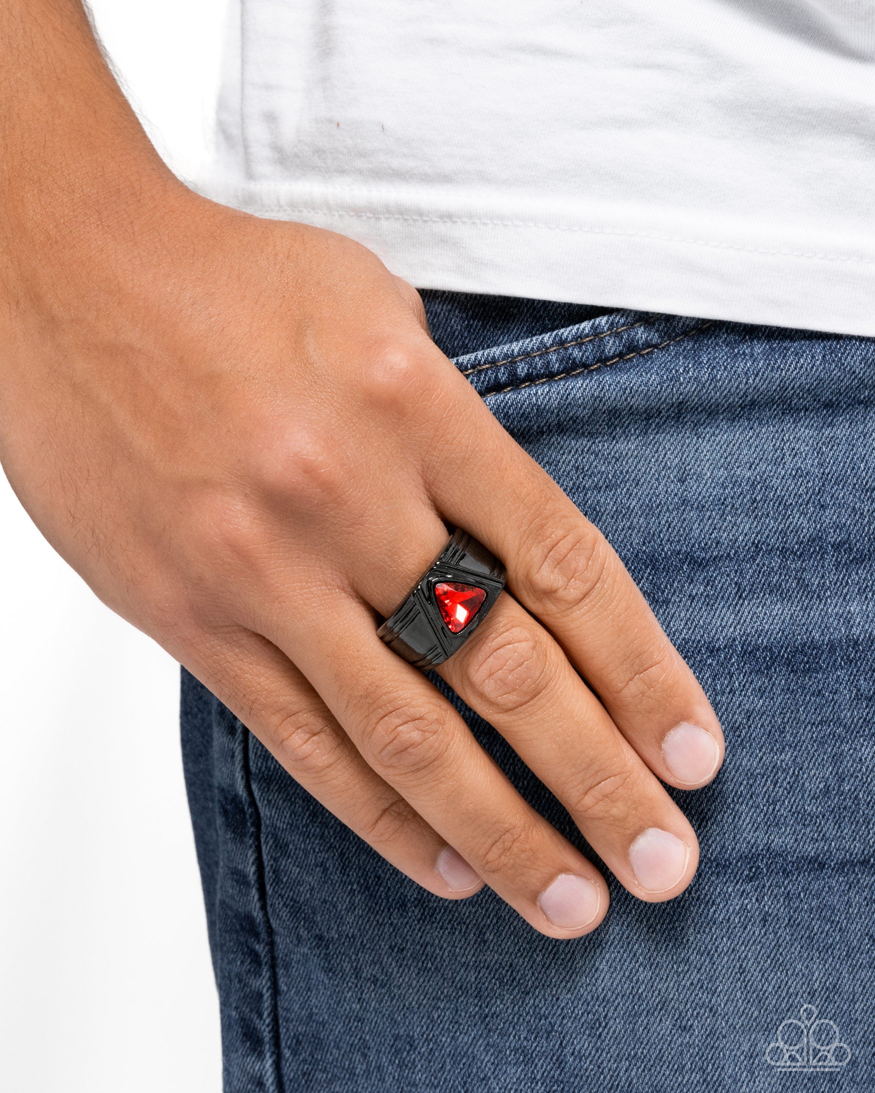 trenchant-triangle-red-p4mn-urrd-005xx