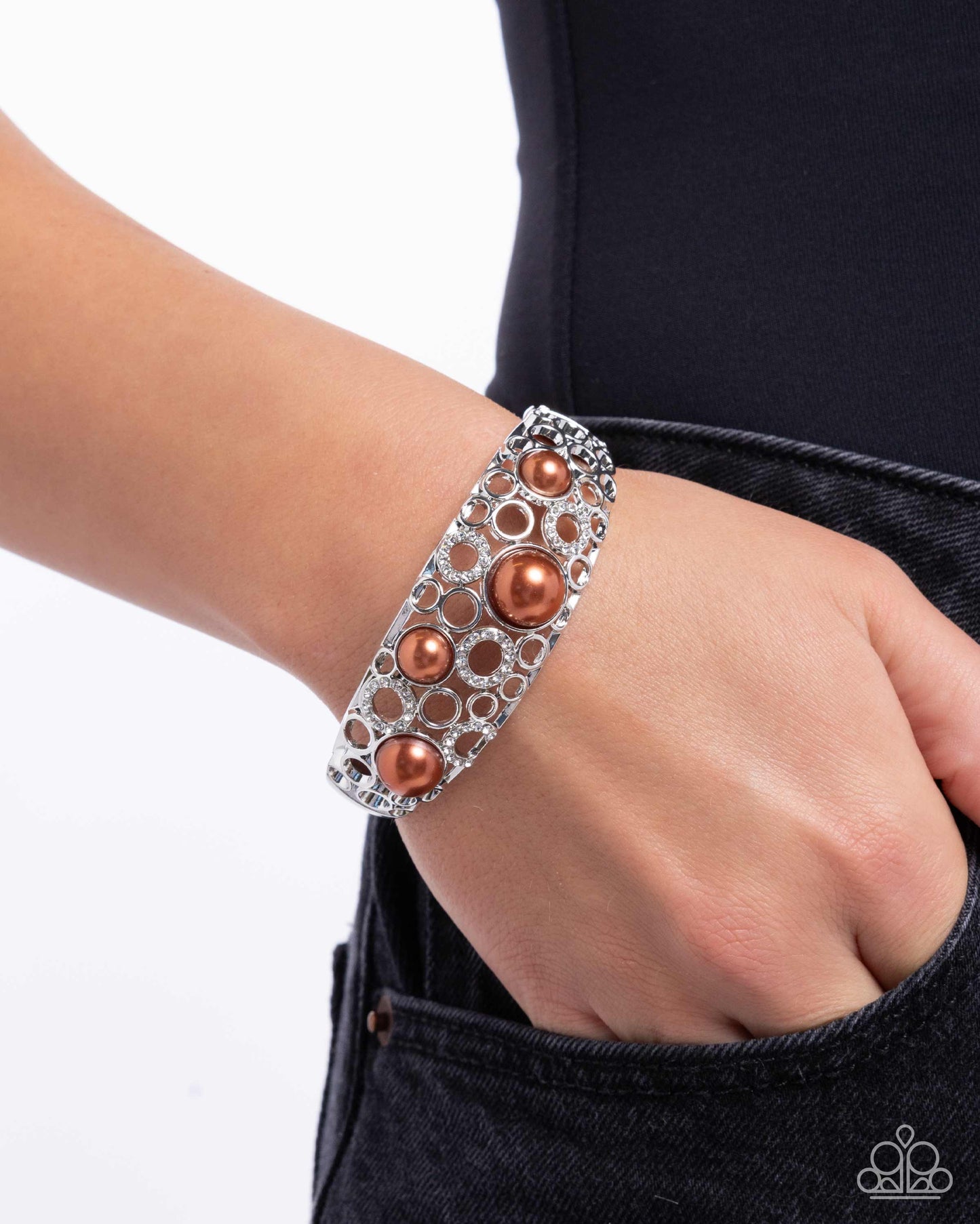 cultured-confidence-brown-p9re-bnxx-193xx