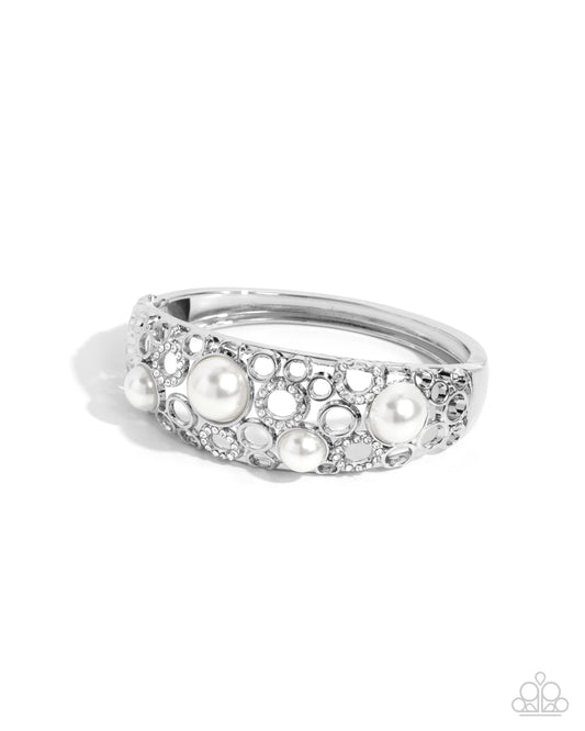 cultured-confidence-white-p9re-wtxx-607xx