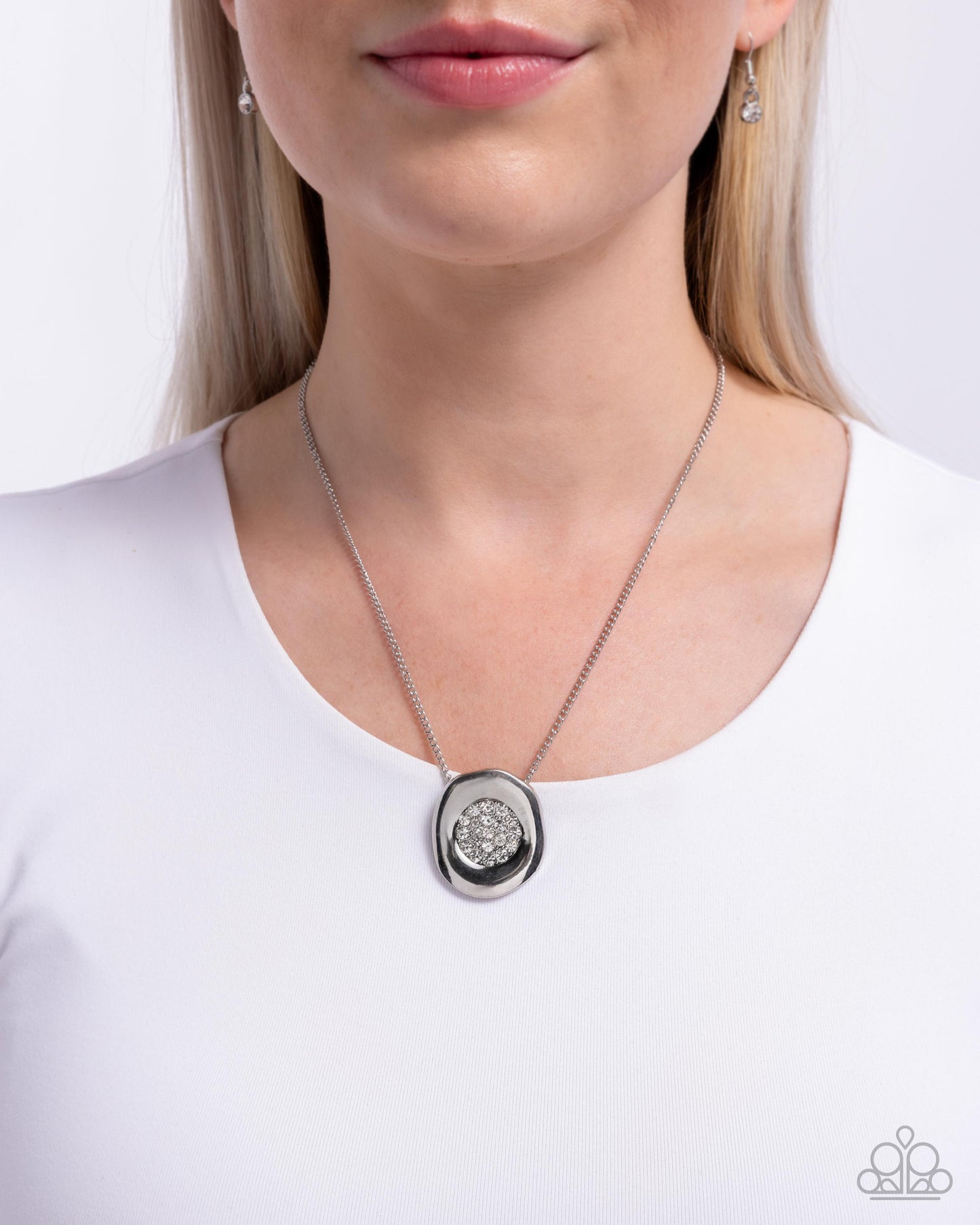 gently-glistening-white-p2re-wtxx-734xx