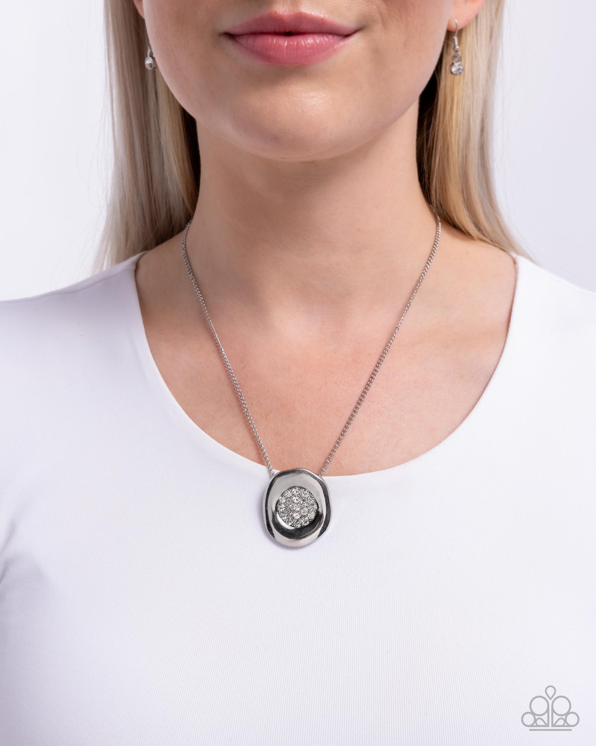 gently-glistening-white-p2re-wtxx-734xx