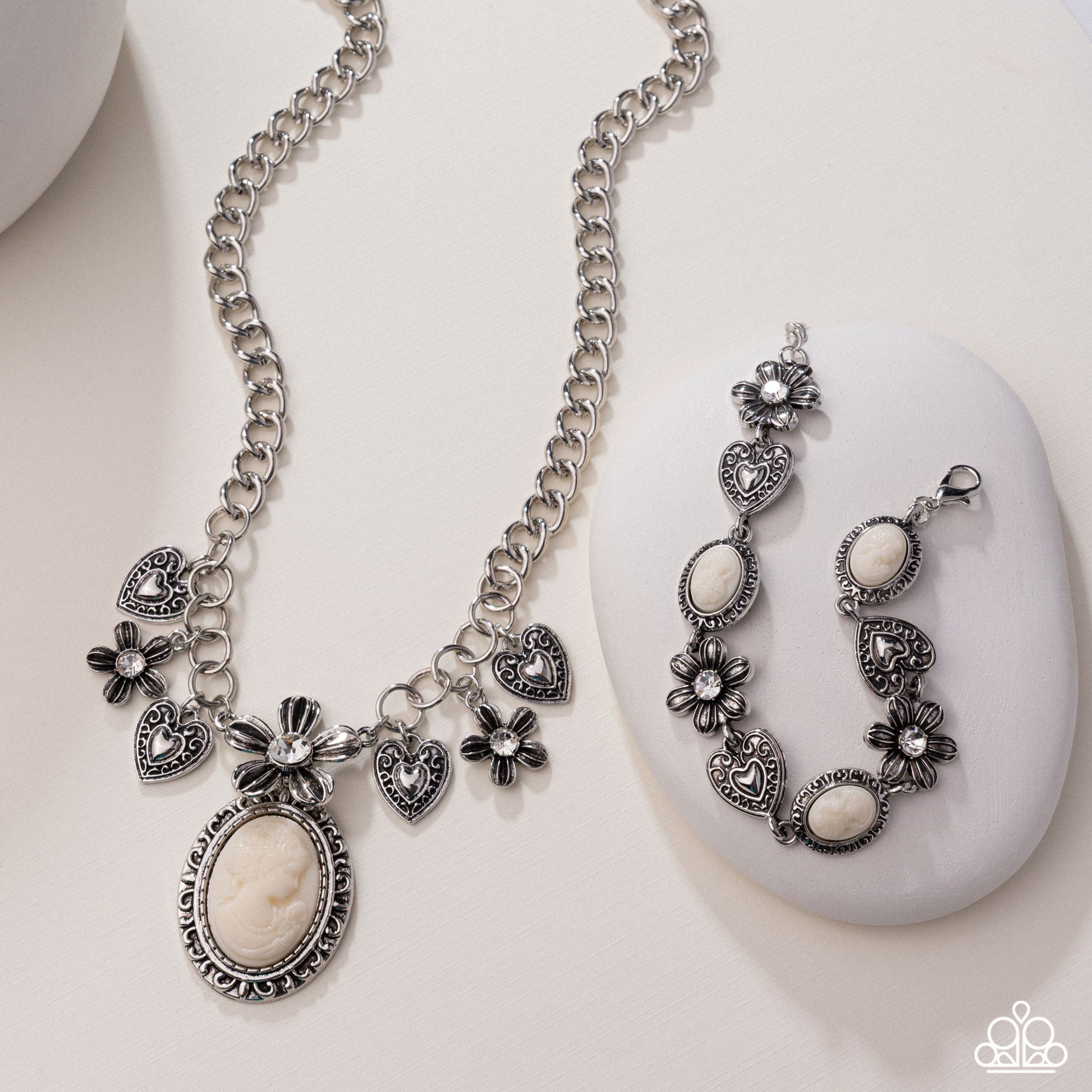 continuous-chronicle-complete-look-bb-wt-io