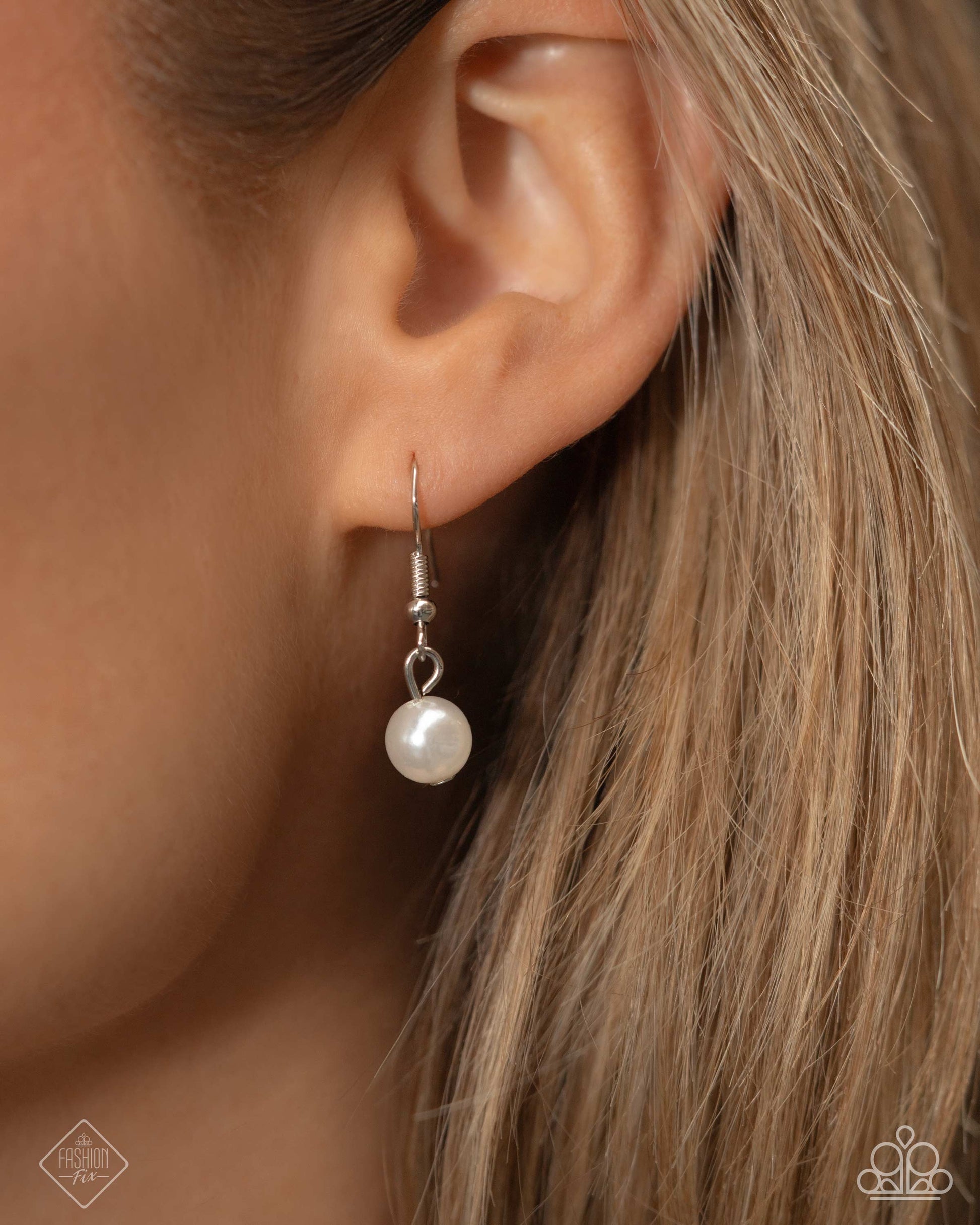 cordially-chic-white-p2re-wtxx-742im