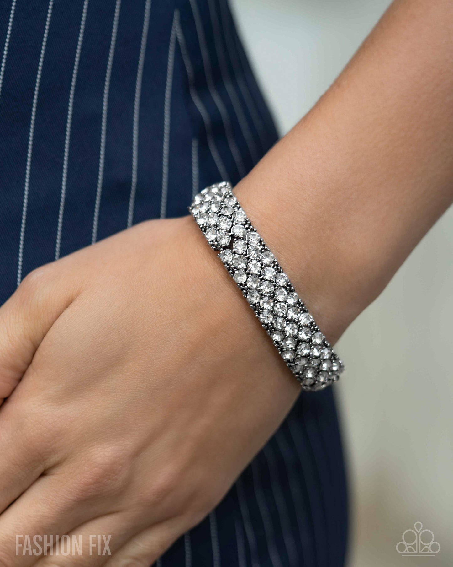 prismatic-perspective-white-p9re-wtxx-670is