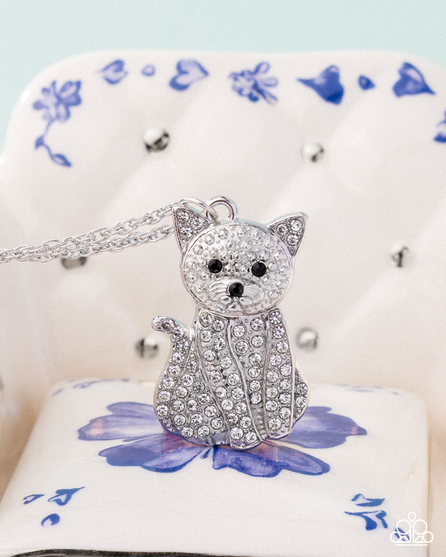 cat-call-white-p2da-wtxx-332xx