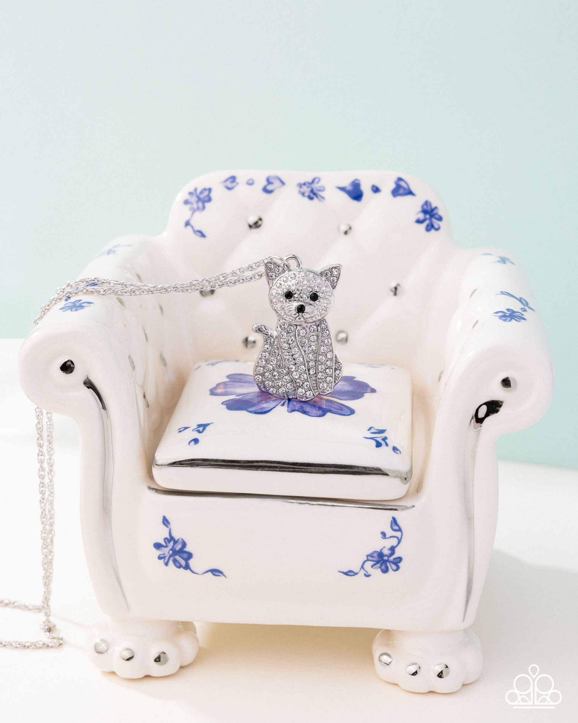 cat-call-white-p2da-wtxx-332xx