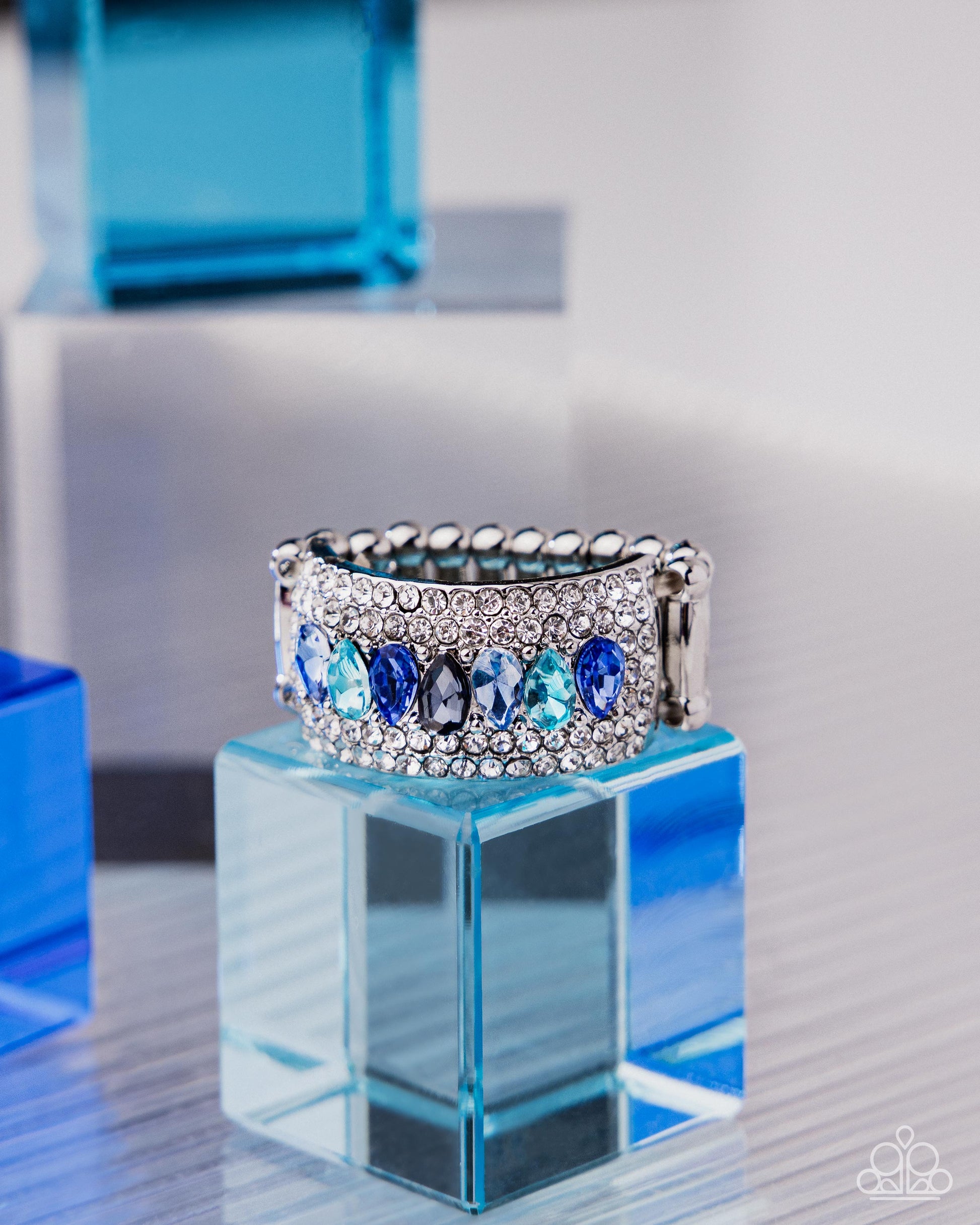 laid-back-linear-blue-p4re-blxx-286xx