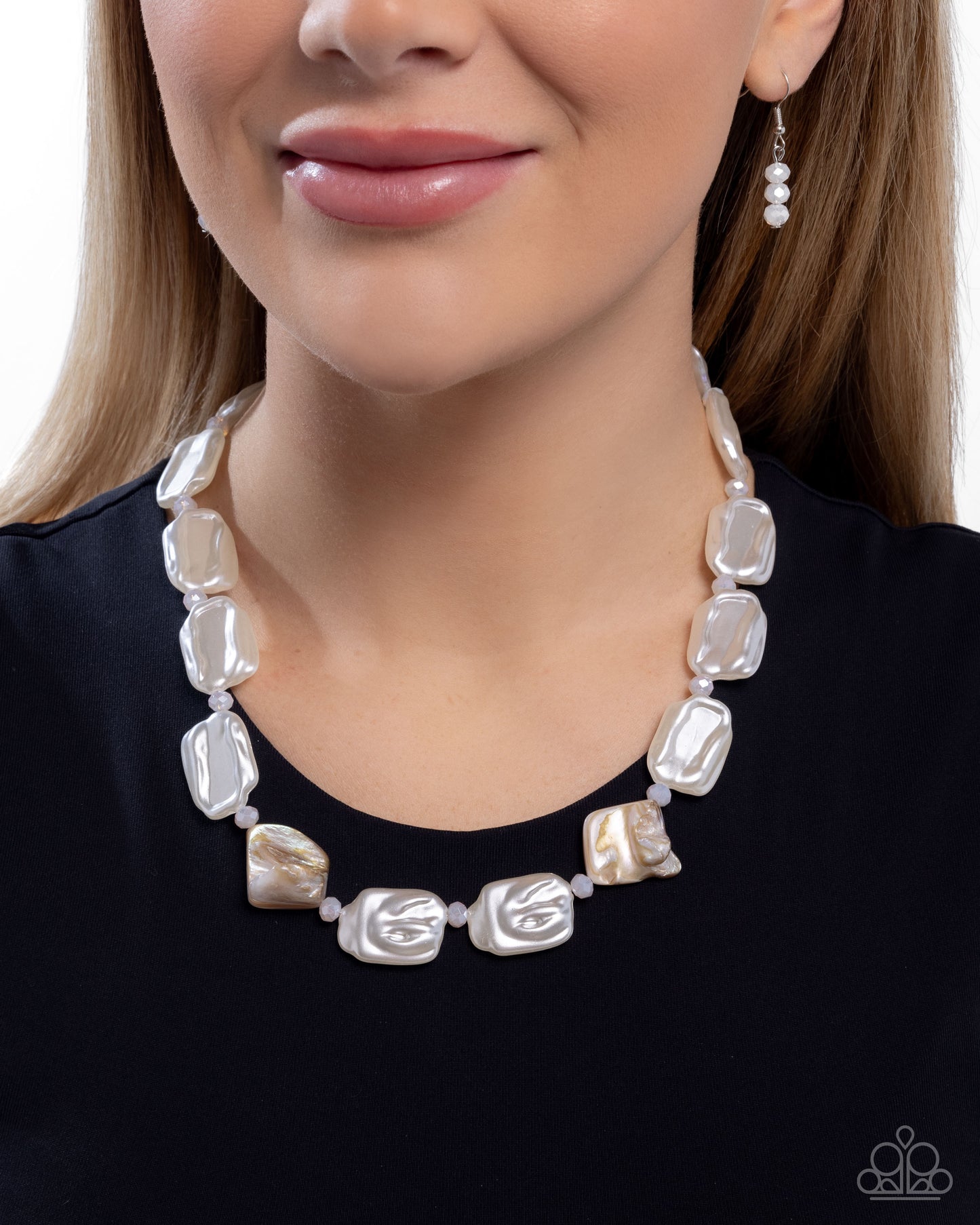 crimped-collage-white-p2se-wtxx-338xx