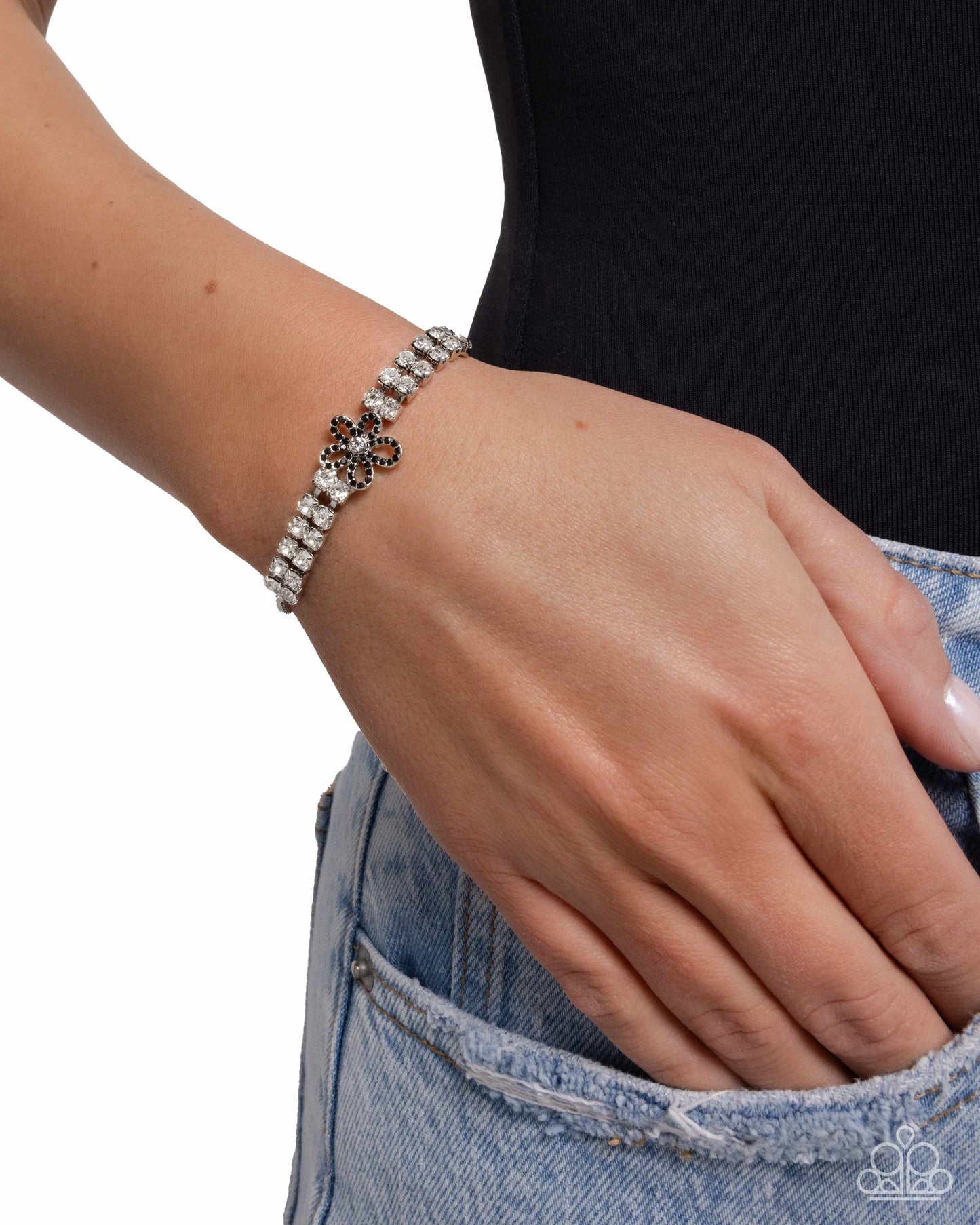 blooming-breakthrough-black-p9re-bkxx-420xx