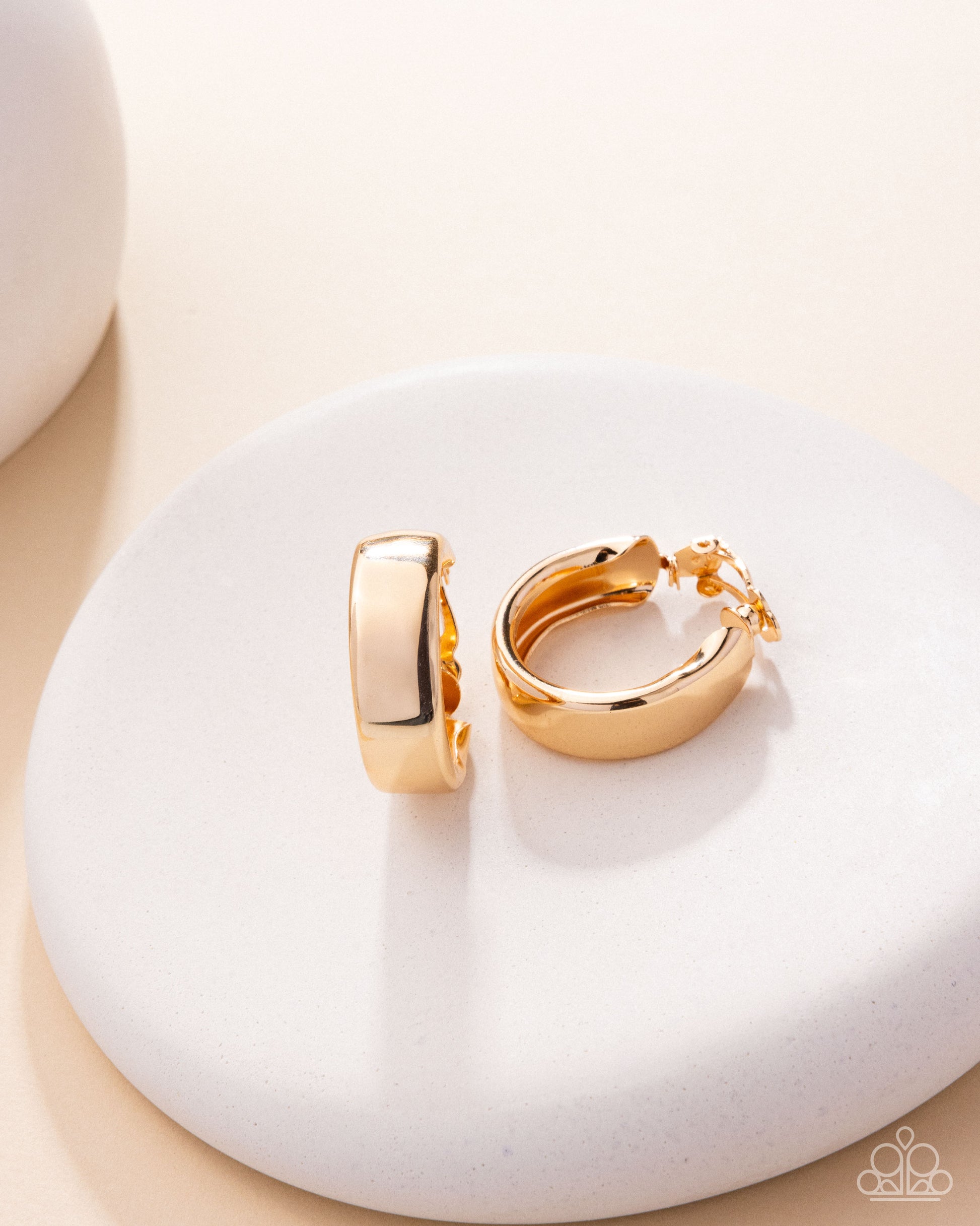 sleek-spell-gold-p5co-gdxx-096xx