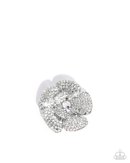 festive-flourish-white-p7br-wtxx-022xx